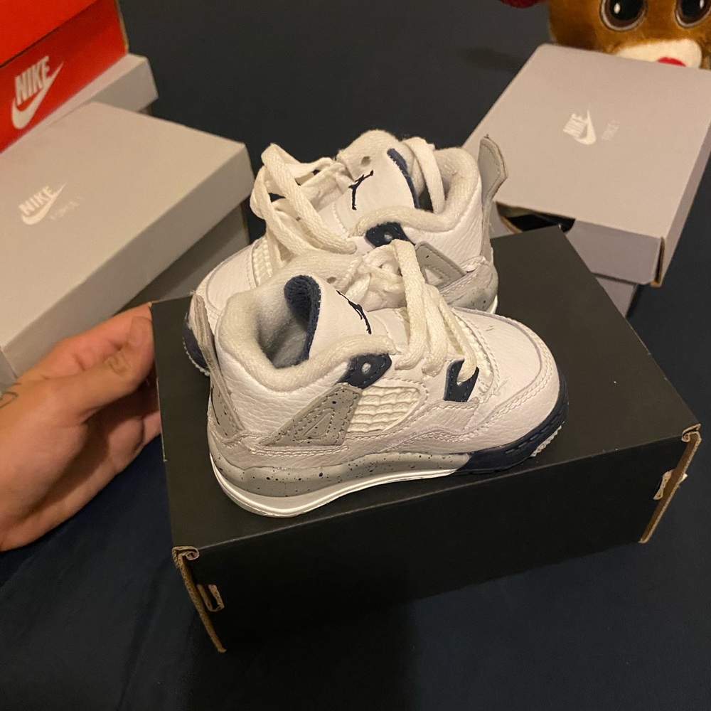 Size 3c Jordan 4s